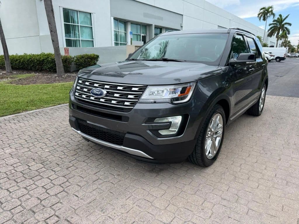 2016 Ford Explorer — photo 1