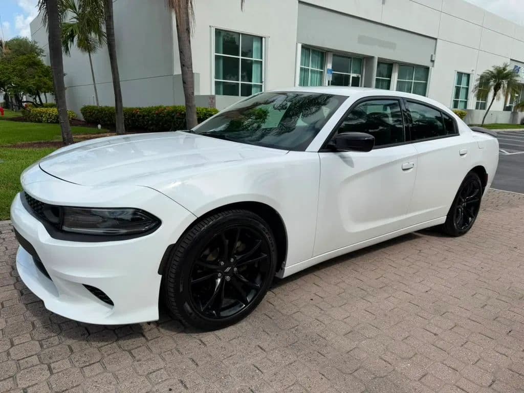 2018 Dodge Charger — photo 1